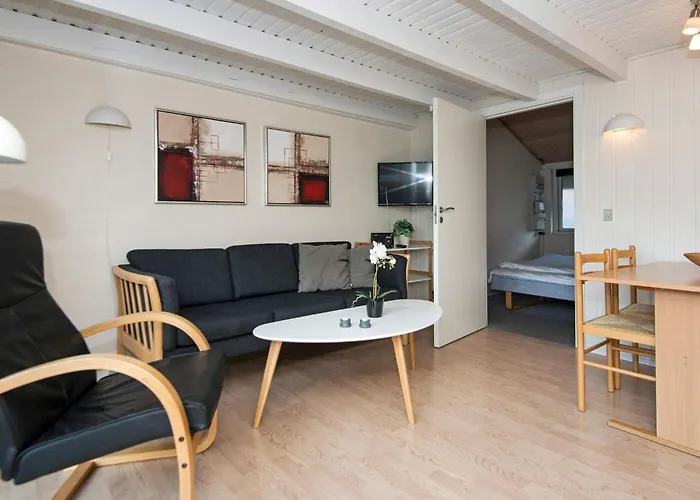 Feriehus 6 Person On A In
